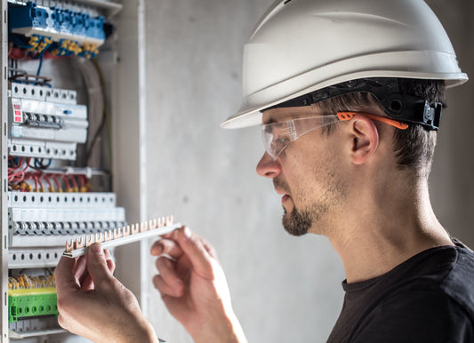Sicurezza ed Efficienza: L'importanza di un Quadro Elettrico Ben Realizzato